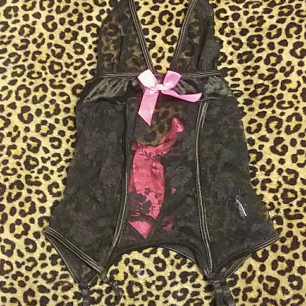 🤠New Lace Halter by Shirley of Hollywood